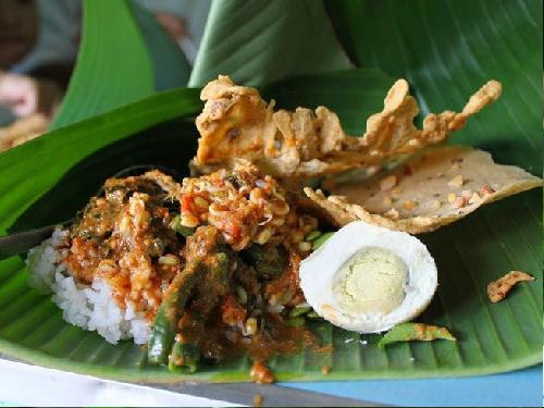 Nasi Pecel Tumpang Rawon Bu Tri Nganjuk Sekupang GoFood