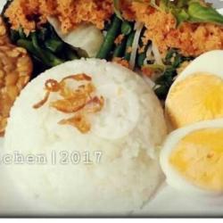 Nasi Urap Telur Dadar