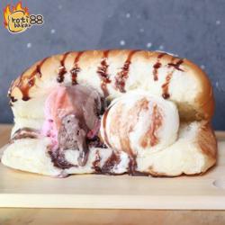 Roti Es Krim (sberry / Vanilla / Coklat)