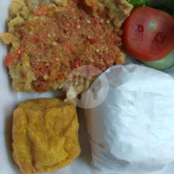 Panas 1 : Paket Nasi Tahu Ayam Geprek Ori   Es Teh