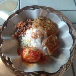 Nasi Uduk Telur Balado