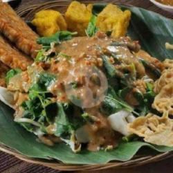 Pecel   Lontong