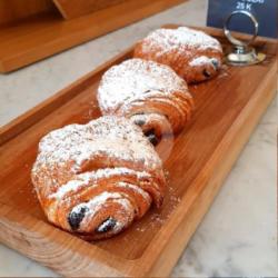 Pain Au Chocolat