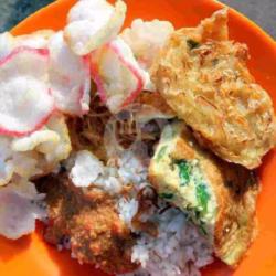 Nasi Uduk Telor Dadar