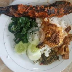 Masakan Padang Ikan Lele Komplit