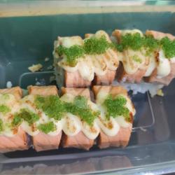 Salmon Aburi Roll (8 Pcs)