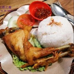 Paket Ayam Goreng Kumplit