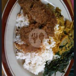 Nasi Padang Rendang Sapi Sayur Sambal Kuah Halal.