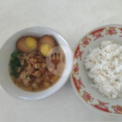 Nasi Bakmoy Ayam Telor