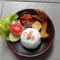 Nasi Kepala Penyet   Lalapan