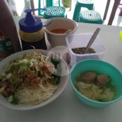 Bihun Ayam Asin Pangsit Baso