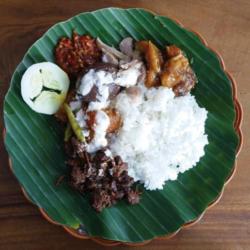 Nasi Gudeg Krecek Telur   Ati Ampela