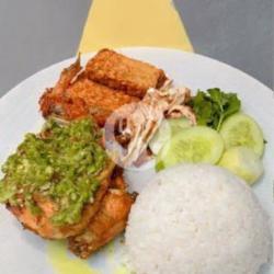 Nasi Ayam Sambel Ijo Tempe Atau Tahu Goreng