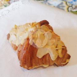 Croissant Almond