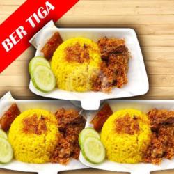 Nasi Kuning   Ayam Goreng Ekonomis (3 Porsi)