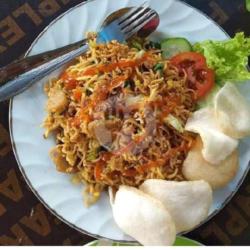 Mie Goreng Kari Ayam