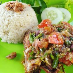 Ayam Sambel Pecak Nasi Lalapan