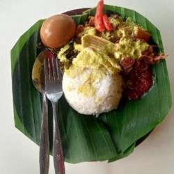 Nasi Gudeg Telur Ayam Suwir