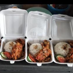 Nasi Ayam Geprek Pedas Mercon