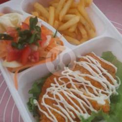 Saus Cheese Chicken Katsu ( Salad   Kentang )