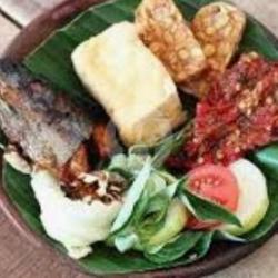 Tongkol Penyet   Nasi Putih   Tempe Tahu