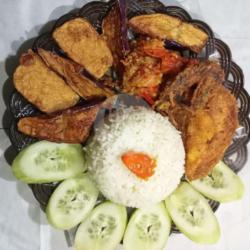 Paket Nasi Ayam Dada Tempe Tahu Terong Sambel