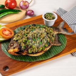 Ikan Bawal Cabe Ijo Tanpa Nasi