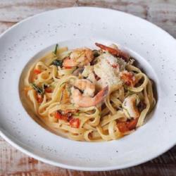 Spicy Prawn And Leek Pasta