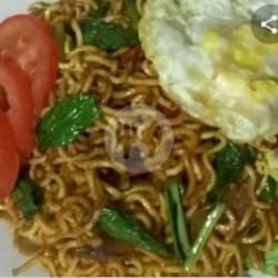 Mie Tumis Telur Dadar