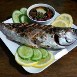 Ikan Bakar Cakalang   Nasi   Gratis Es Teh