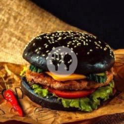 Black Beef Burger   Keju