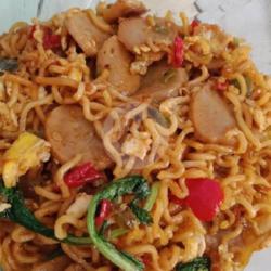 Mie Rawit Plus Sosis