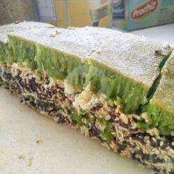 Martabak Manis Pandan Kacang Susu