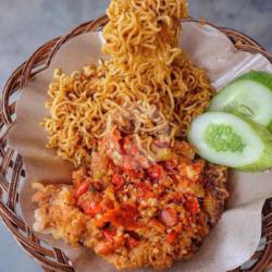 Mie Goreng Ayam Geprek