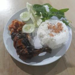 Nasi Uduk : Ayam Bakar