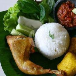 Paket Nasi   Ayam Tahu Tempe Es Teh