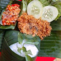 Paket Ayam Serundeng   Sambal Bawang Khas Lembur Sunda