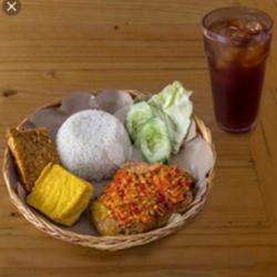 Nasi Ayam Gepuk Tempe