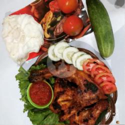 Ayam Bakar Taliwang Utuh