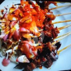 Sate Daing Sapi Campur Lemak Lontong