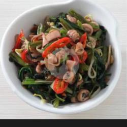 Tumis Kangkung Cumi Asin