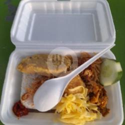 Nasi Uduk Rolade Ayam Nasya