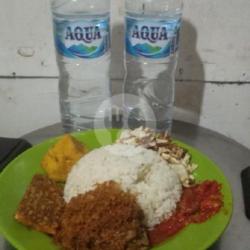 Nasi Ayam Rica   Tahu Tempe   Aqua 600ml