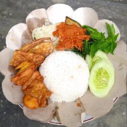 Nasi Tempong Ayam Goreng Spesial