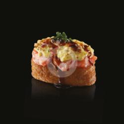 Salmon Tartar Inari