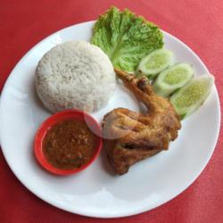 Paket Nasi   Pecel Ayam   Sambel   Lalap