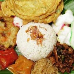 Nasi Uduk Telor Dadar