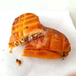 Roti Bakar Penyet Kacang Meses Ceres