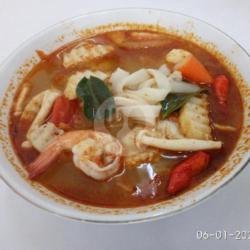 Tomyam Kuah Kwetiaw Seafood