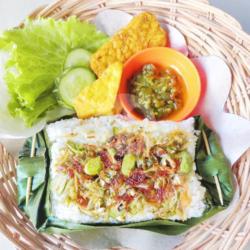 Nasi Uduk Bakar Teri Pete